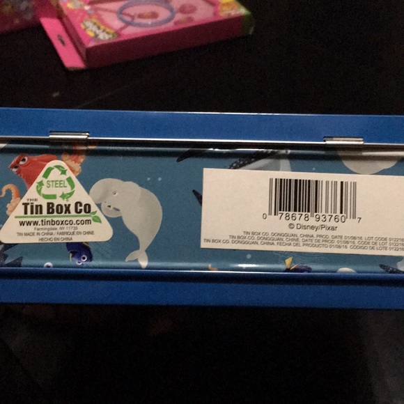 Finding Dory Metal Tin Box. - Picture 6 of 7